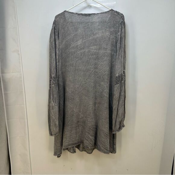 Anandas Collection Size 2X Gray Boho Festival Top with Cut-Out Embroidery - Picture 6 of 9